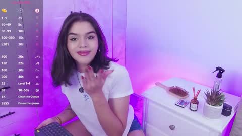 lizzywindsor online show from December 17, 9:20 pm