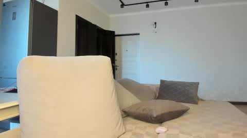 Lona online show from January 10, 10:43 am