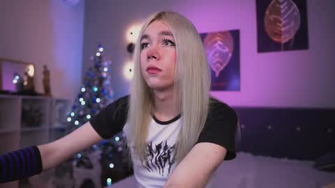 lora_long online show from December 21, 2:45 pm