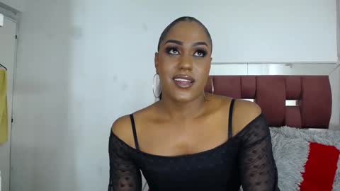 Loraine online show from November 17, 8:42 pm