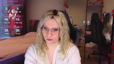 Lori -----------------------------------    online show from October 5, 2:50 pm