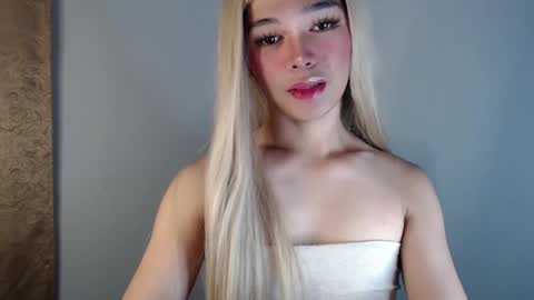 louilalicious online show from March 5, 3:47 am