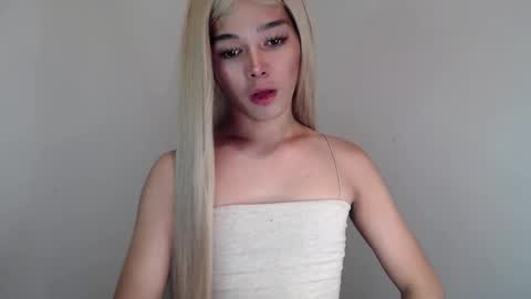 louilalicious online show from March 6, 11:21 am