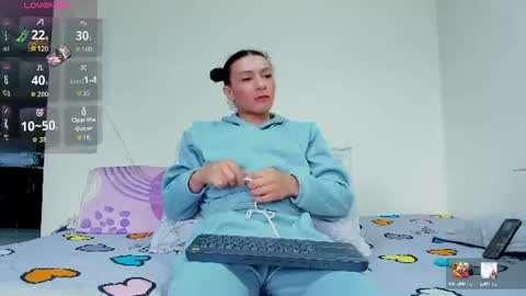 Mi lu online show from June 19, 1:26 pm