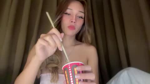 kissme online show from April 20, 2:40 pm