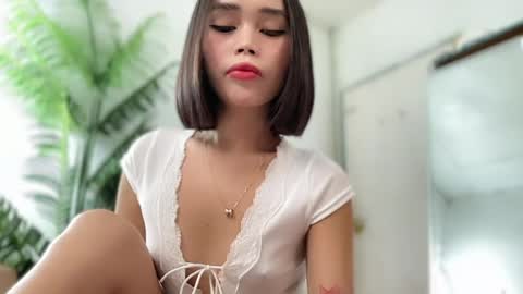 lovely_cittie18 online show from June 5, 2:37 am