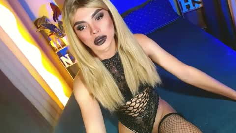 lovelymiss_shyna11 online show from June 23, 3:25 am