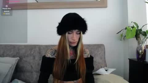 luciiana online show from June 13, 2:17 pm