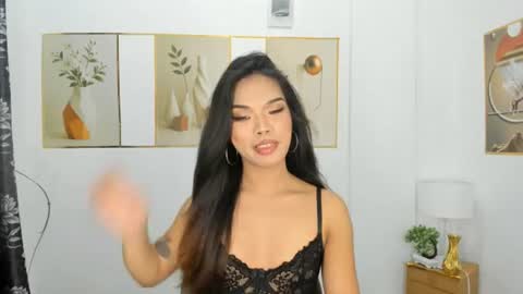 lucyvane online show from July 20, 8:00 pm