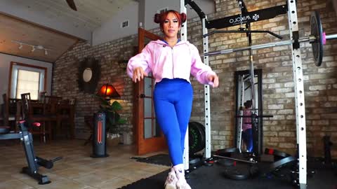 Snapshot of lushianafitness chatting on January 6, 3:40 pm SHOWS ALL MONDAY WEDNESDAYFRIDAYSATURDAY  IN THE MORNING online show from January 6, 3:40 pm