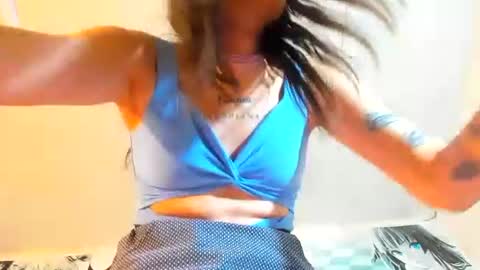 lux_royse online show from July 28, 7:39 pm