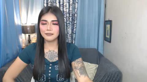 lytatto_lashes online show from June 14, 1:45 pm