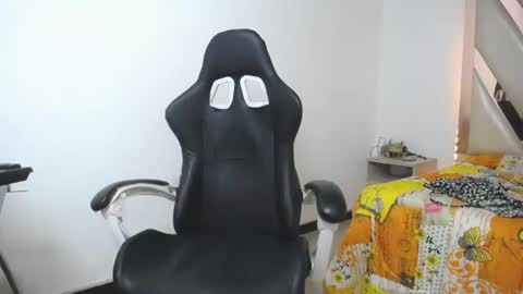 madisson_jones18 online show from August 2, 9:47 pm