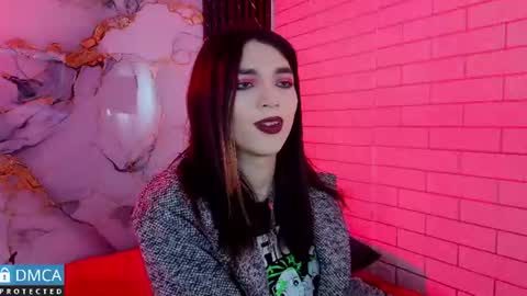 maevekuro online show from June 13, 3:39 am