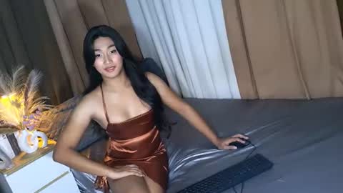 maliacollins online show from July 19, 7:06 pm