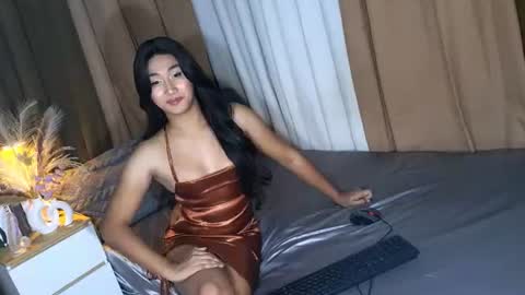 maliacollins online show from July 31, 6:52 pm