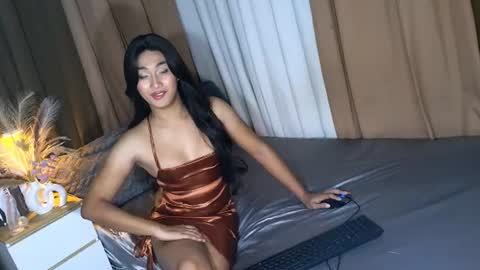 maliacollins online show from August 2, 7:02 pm