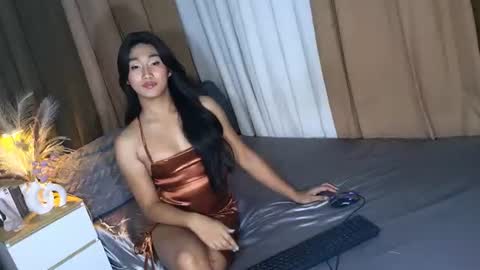maliacollins online show from August 4, 12:44 pm