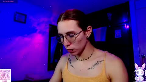   online show from April 26, 7:06 am