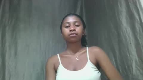 mamieriela online show from April 12, 6:22 pm