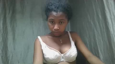 mamieriela online show from April 16, 10:23 pm