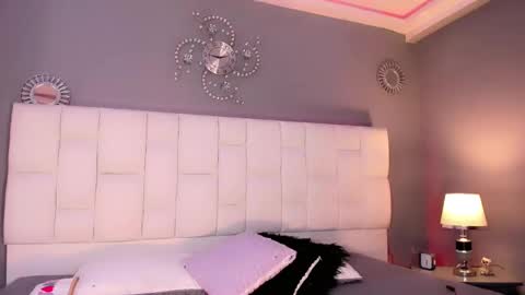manellyksparklee online show from September 11, 3:48 am