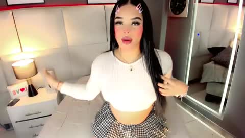 manellyksparklee online show from September 12, 1:51 pm