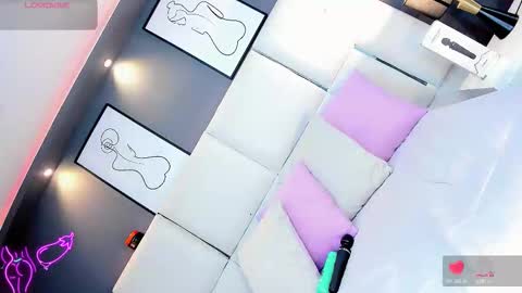 manellyksparklee online show from June 5, 1:39 pm