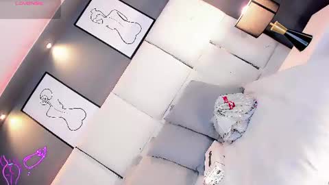 manellyksparklee online show from June 23, 1:30 pm