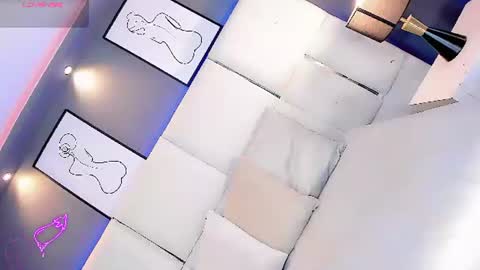 manellyksparklee online show from June 25, 12:42 pm
