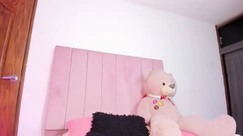 Mara  online show from February 11, 9:55 pm