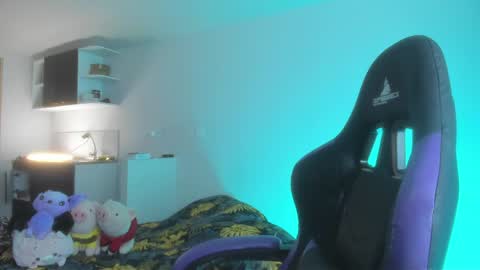 mariiahneedles online show from June 7, 11:13 pm