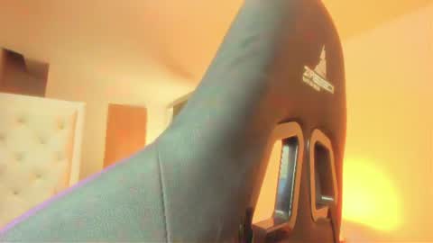 mariiahneedles online show from June 14, 12:44 am