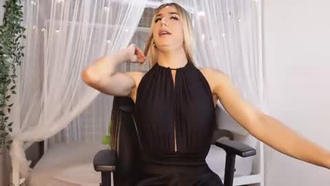 martinaa_rose online show from June 22, 12:35 pm