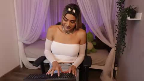 martinaa_rose online show from July 13, 12:40 pm