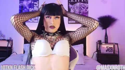 YOUR MASON  independnt model online show from January 8, 10:19 am