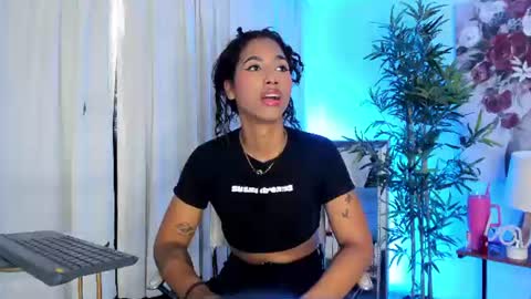 massielhot online show from June 10, 7:13 pm