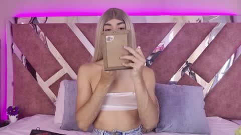 Maxi Rogers online show from June 3, 11:55 am