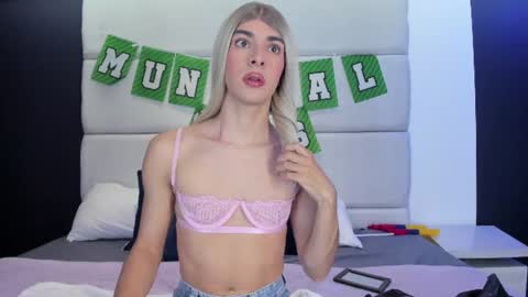 Maxi Rogers online show from June 19, 11:59 am
