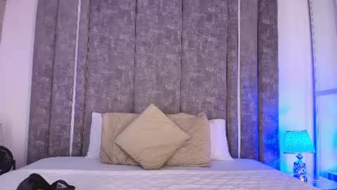 Maxi Rogers online show from June 26, 11:58 am