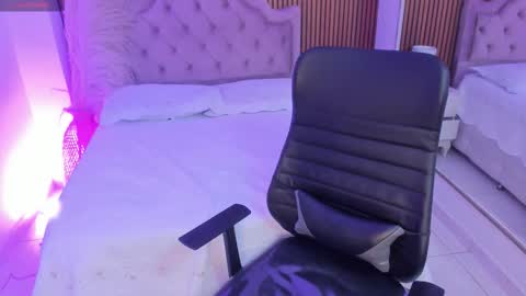 Maxine Minx online show from March 20, 2:12 am