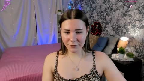 Leila online show from February 7, 8:09 am