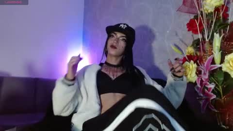megan_queen12 online show from June 23, 3:47 am