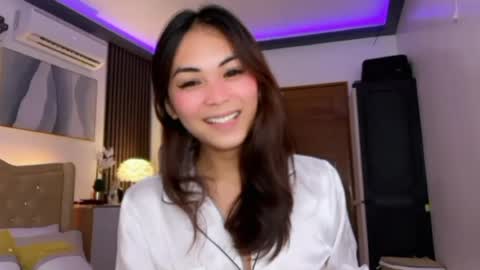 meiluxe online show from June 18, 1:38 pm