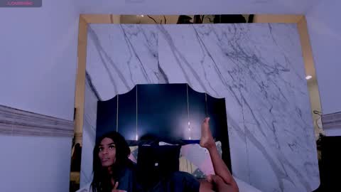 MELANIE online show from December 5, 6:40 am