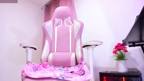 Melanie  Sweetness online show from November 29, 5:09 am