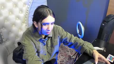 Melany online show from February 16, 11:30 am