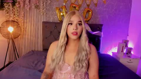 melody_p online show from July 23, 5:05 am
