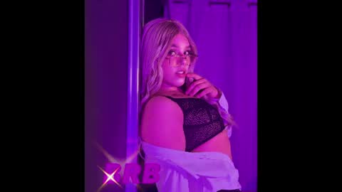 melody_p online show from July 25, 6:11 am