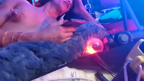 gurlnips online show from December 2, 8:28 am